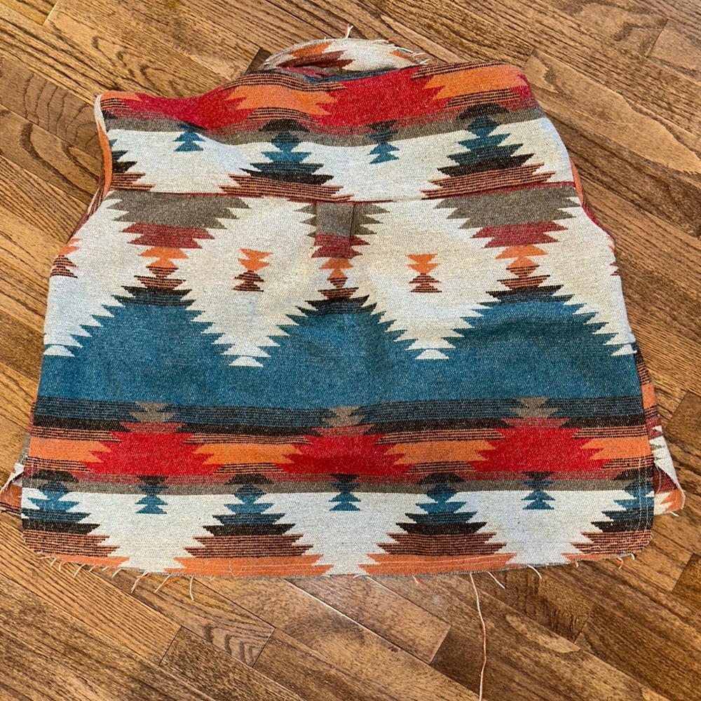 Women's Aztec Patterned Shacket - Picture 7 of 7